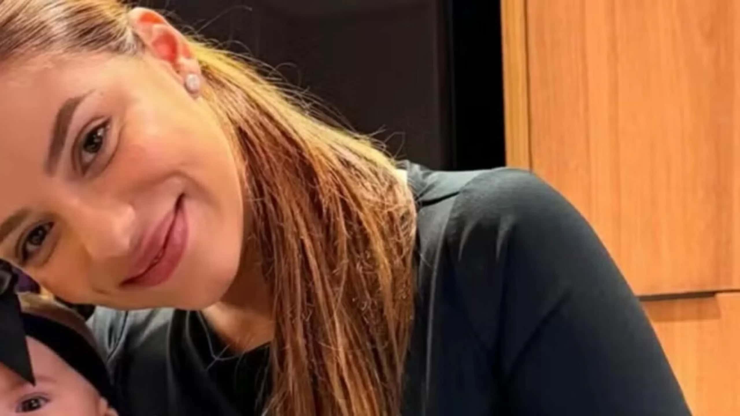 Ex-bbb Key Alves mostra fofura da filha de dois meses