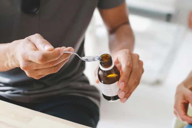 Por que a Anvisa proibiu agora o clobutinol, xarope banido em outros países