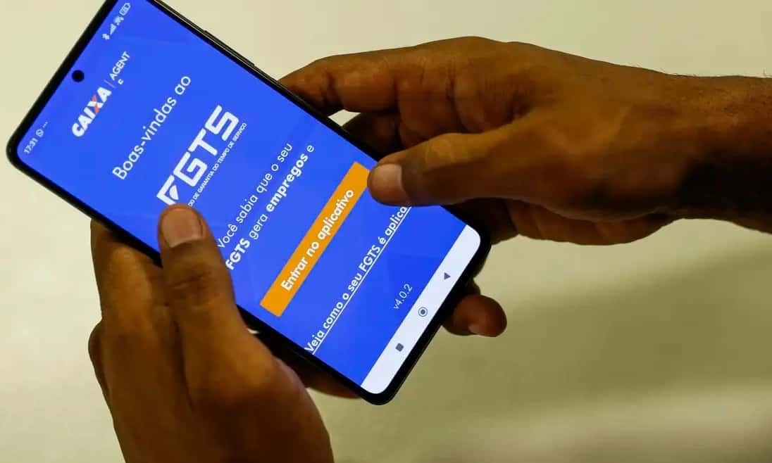 Governo estuda liberar R$ 7 bilhões do FGTS contra dívidas
