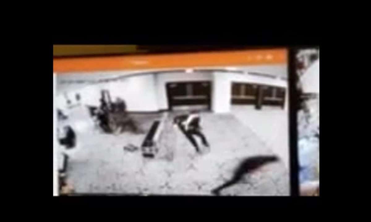 Câmera de segurança mostra imagens do autor do atentado em jantar com Trump