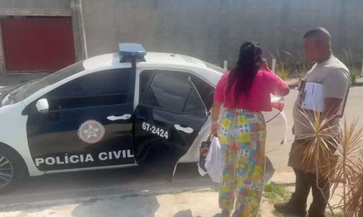 Estudante de medicina usa o próprio sobrenome para fingir ser médica no Rio