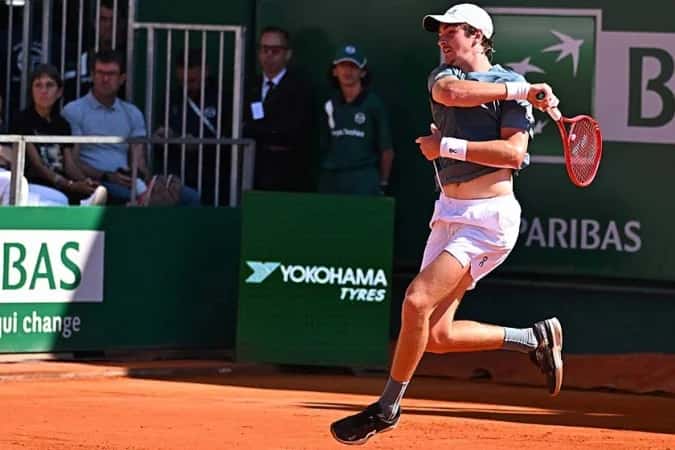 João Fonseca encara número 3 do mundo por vaga nas semifinais de Monte Carlo