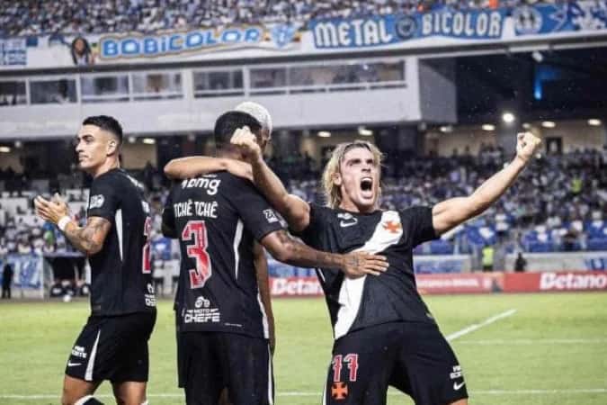 Spinelli decide, Vasco vence Paysandu e abre vantagem na Copa do Brasil