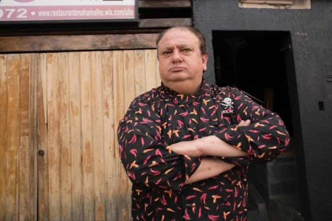 Erick Jacquin sofre assalto em táxi e faz alerta: “Gangue do quebra-vidro”
