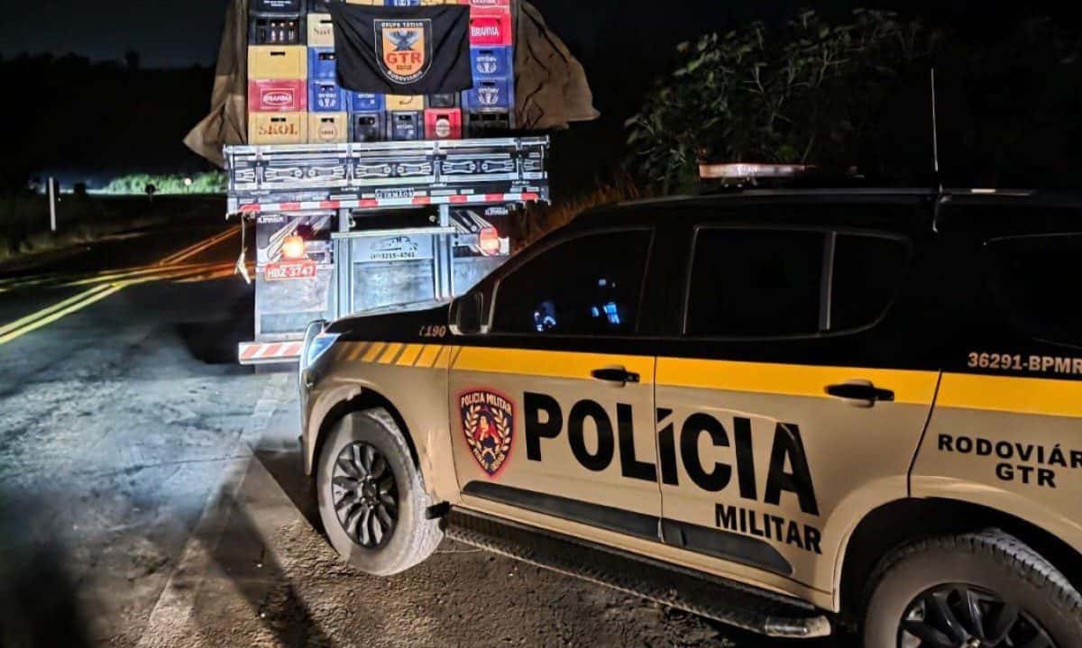 Carga de R$ 100 mil de cerveja falsificada é apreendida em rodovia de MG