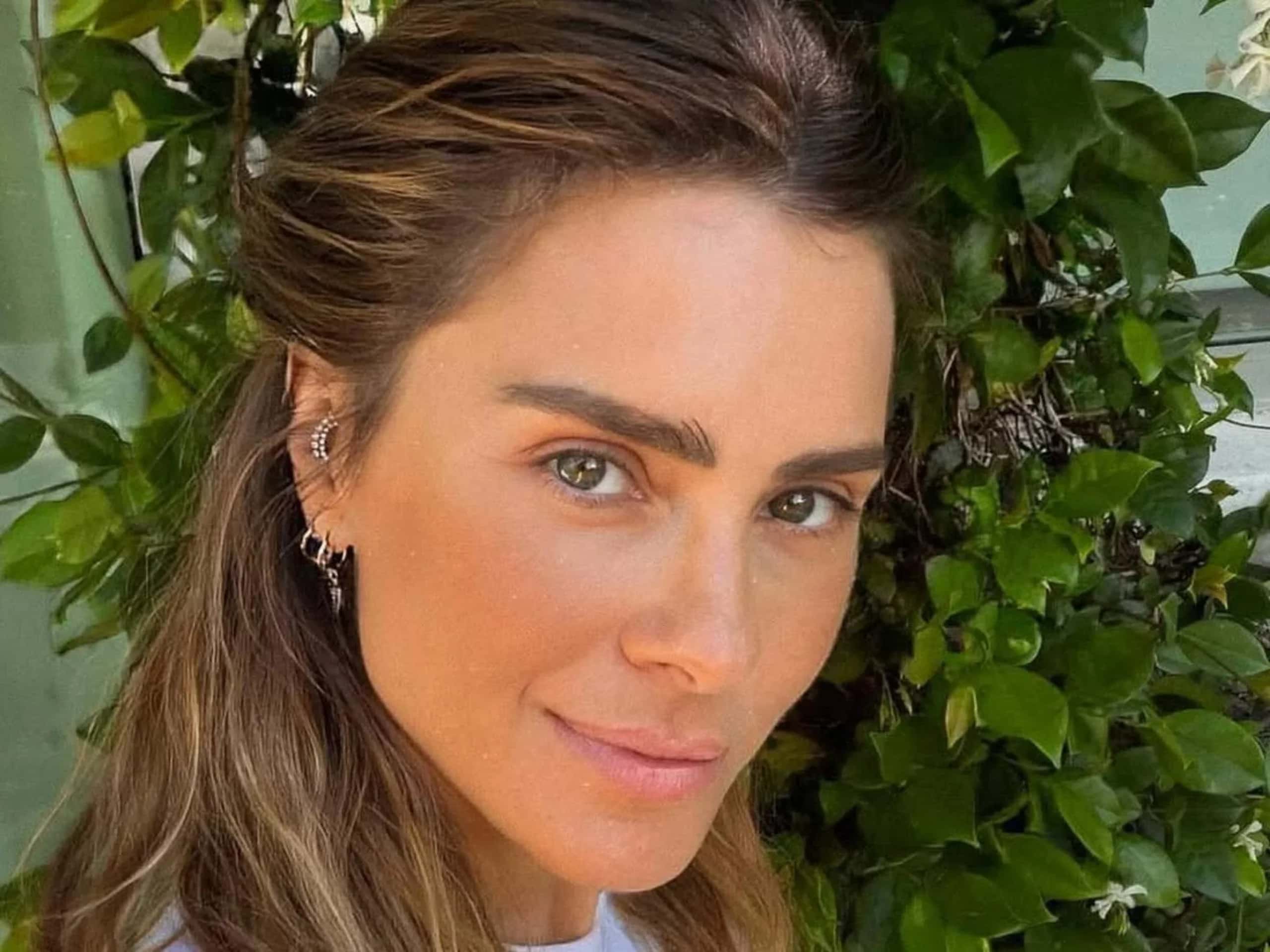 Carolina Dieckmmann dispara contra julgamentos sobre corpo