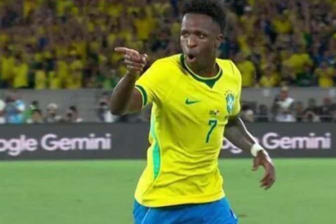 Brasil, com titulares no 1º tempo e reservas na etapa final, goleia o Panamá