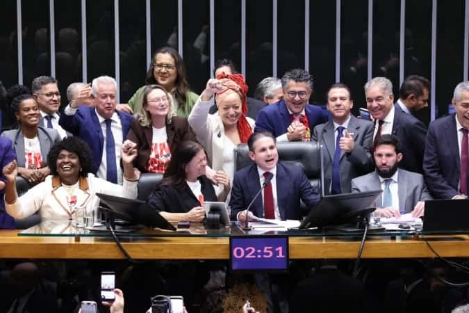 PEC do fim da escala 6 x 1 depende, agora, de aprovação no Senado