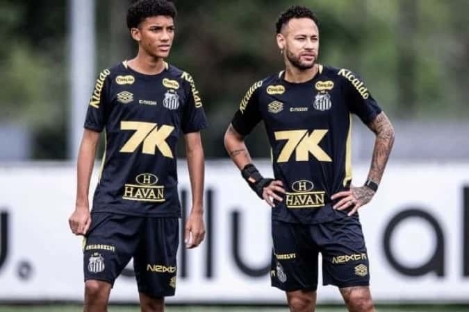 Robinho Jr. acusa Neymar de agressão e notifica o Santos