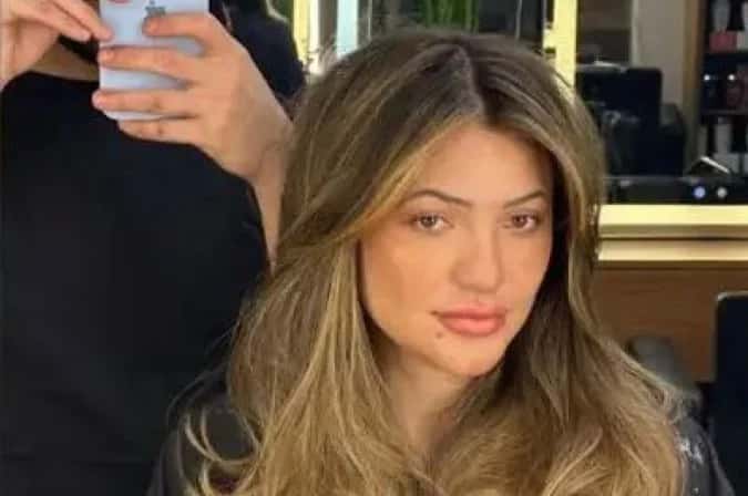 Mulher esfaqueia cabeleireiro por corte de cabelo: “parecendo o Cebolinha’