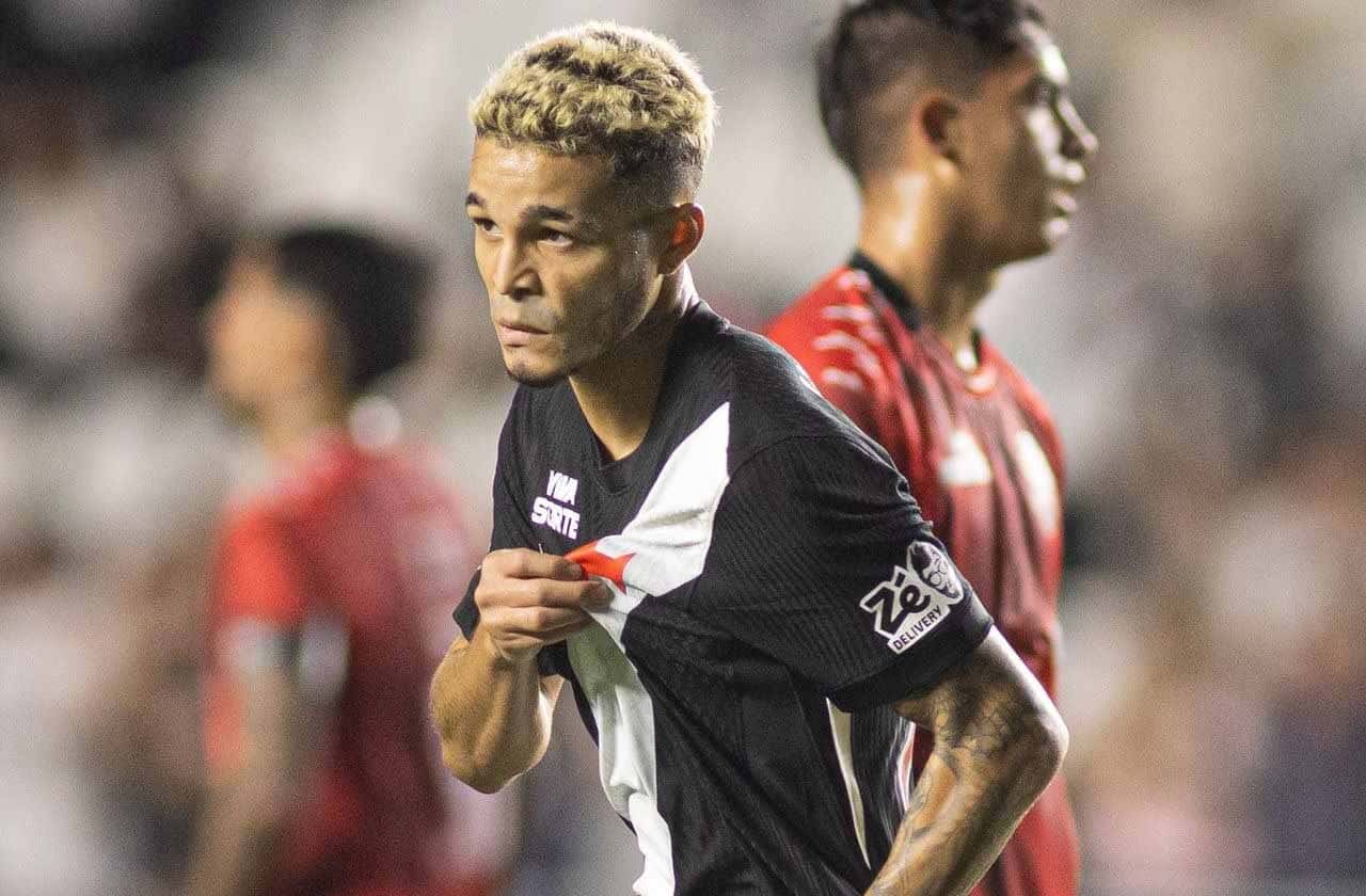 Vasco vence o Barracas Central e confirma vaga nos playoffs da Copa Sul-Americana