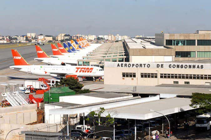 Mulher morre após cair de escada durante desembarque em Congonhas