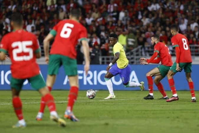 Com técnico interino e sem Neymar, como foi o último Brasil e Marrocos
