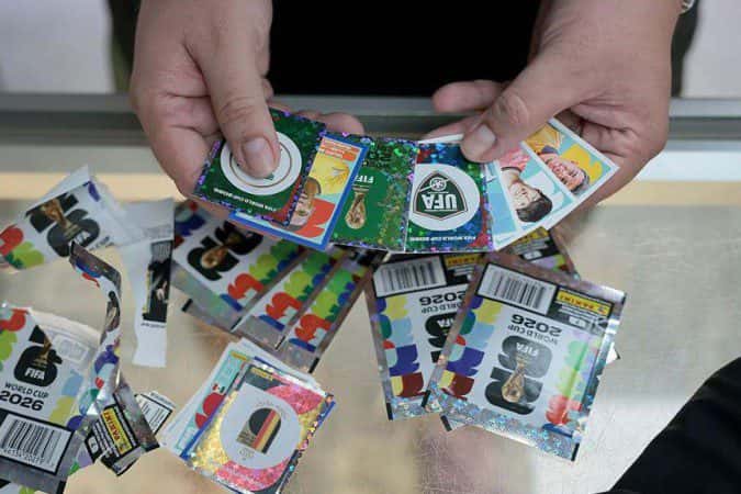 Com Neymar, Panini lança pacote atualizado de figurinhas da Copa