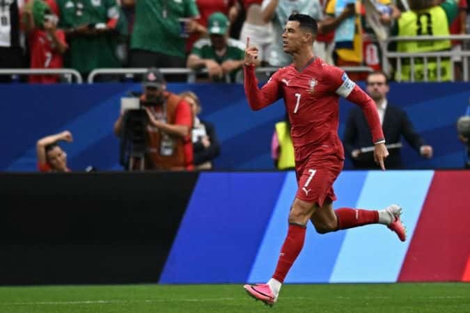 Cristiano Ronaldo se torna o único jogador a marcar em seis edições de Copa