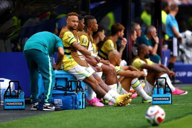 Neymar tira onda e retruca ‘guru’ alemão: “Favor tentar na próxima”