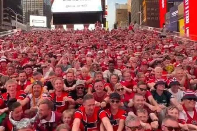 Noruegueses invadem a Times Square e fazem remada viking; vídeo