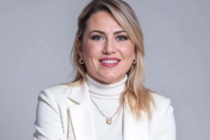 Vice-prefeita desvia R$ 41 mil para mãe de santo adoecer esposa do amante e perde o cargo