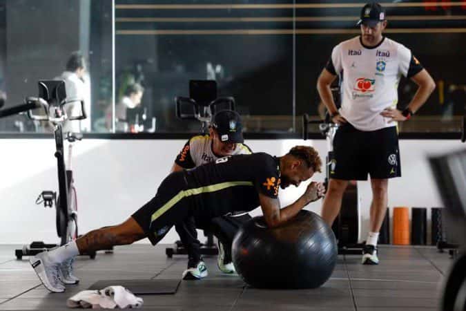 “Boa evolução”, diz boletim médico da CBF sobre estado clínico de Neymar
