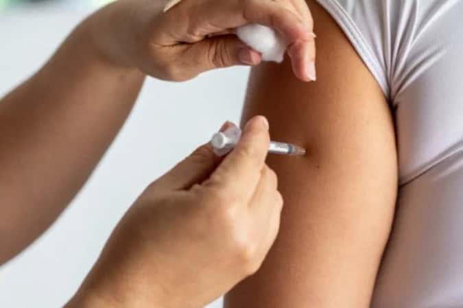 Lei cria estratégia para fortalecer produção nacional de medicamentos e vacinas