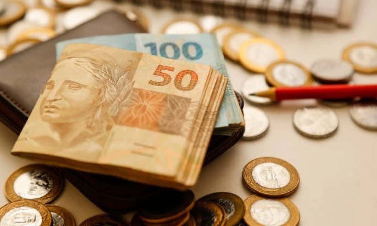 Milhões de brasileiros ainda têm dinheiro esquecido; saiba como verificar