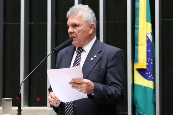 Câmara aprova suspensão de prescrição para condenado que fugir da prisão
