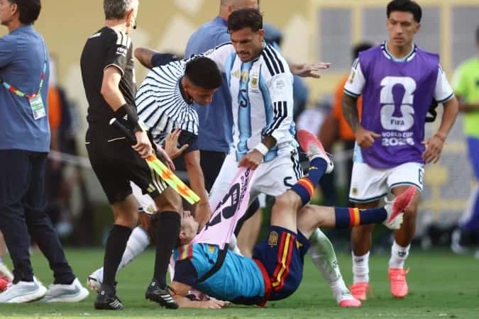 Espanha x Argentina: final da Copa termina em confusão com chutes e empurrões
