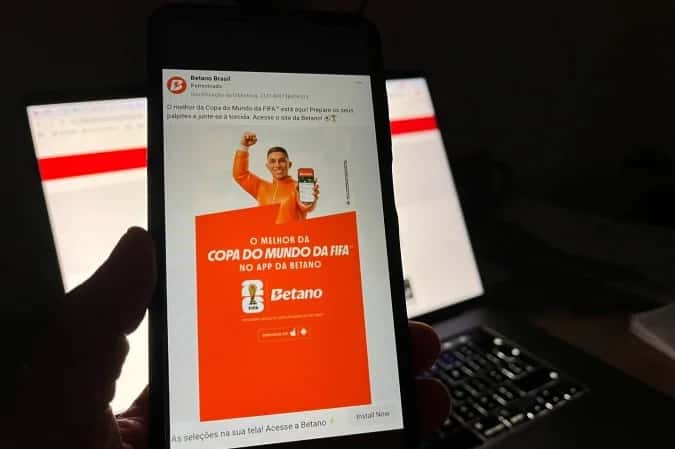 A ‘caixa preta’ dos anúncios de bets no Facebook e no Instagram na Copa: ‘Mercado com tanto lucro não pode funcionar sem transparência’