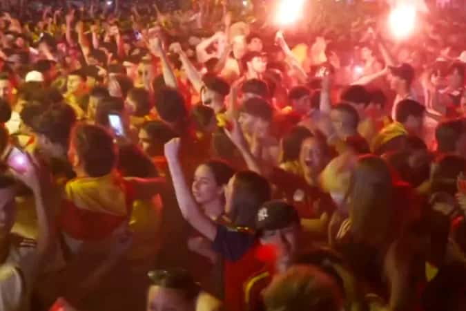Torcedores espanhóis fazem festa em Madri após título Mundial