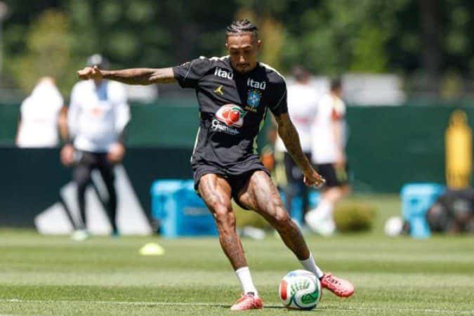 Al-Hilal mira Raphinha e prepara oferta de R$ 470 milhões ao Barcelona
