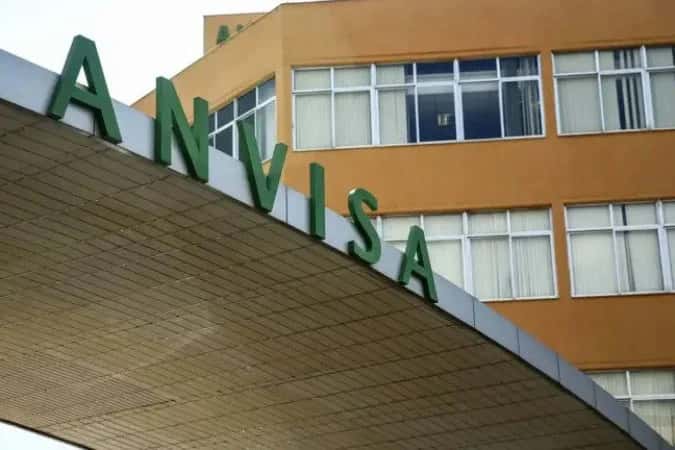 Anvisa proíbe 12 produtos de limpeza fabricados sem autorização