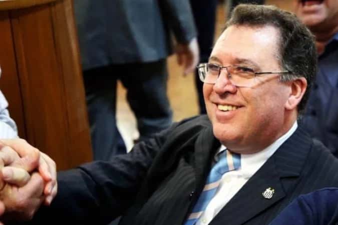 Conselheiros do Santos emitem nota e criticam negociação por SAF