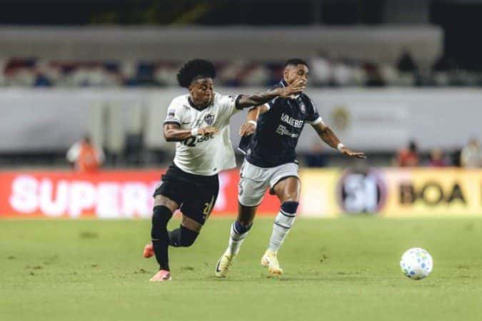 Em jogo eletrizante, Remo e Atlético ficam no empate pelo Brasileirão