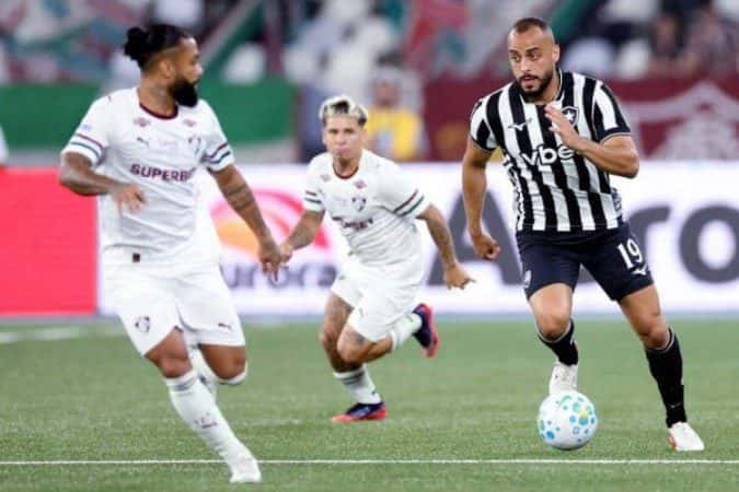 Botafogo e Fluminense fazem clássico animado, mas ficam no empate