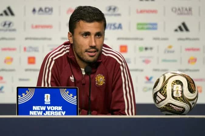 Barcelona anuncia oficialmente a contratação de Rodri até 2030