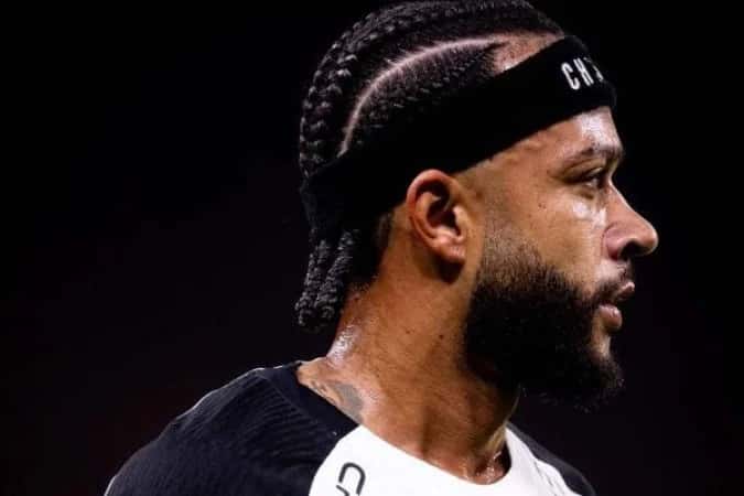 Fatal Fans oferece aditivo ao Corinthians para renovação de Depay