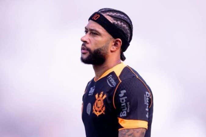 Corinthians confirma que não renovará contrato de Memphis Depay