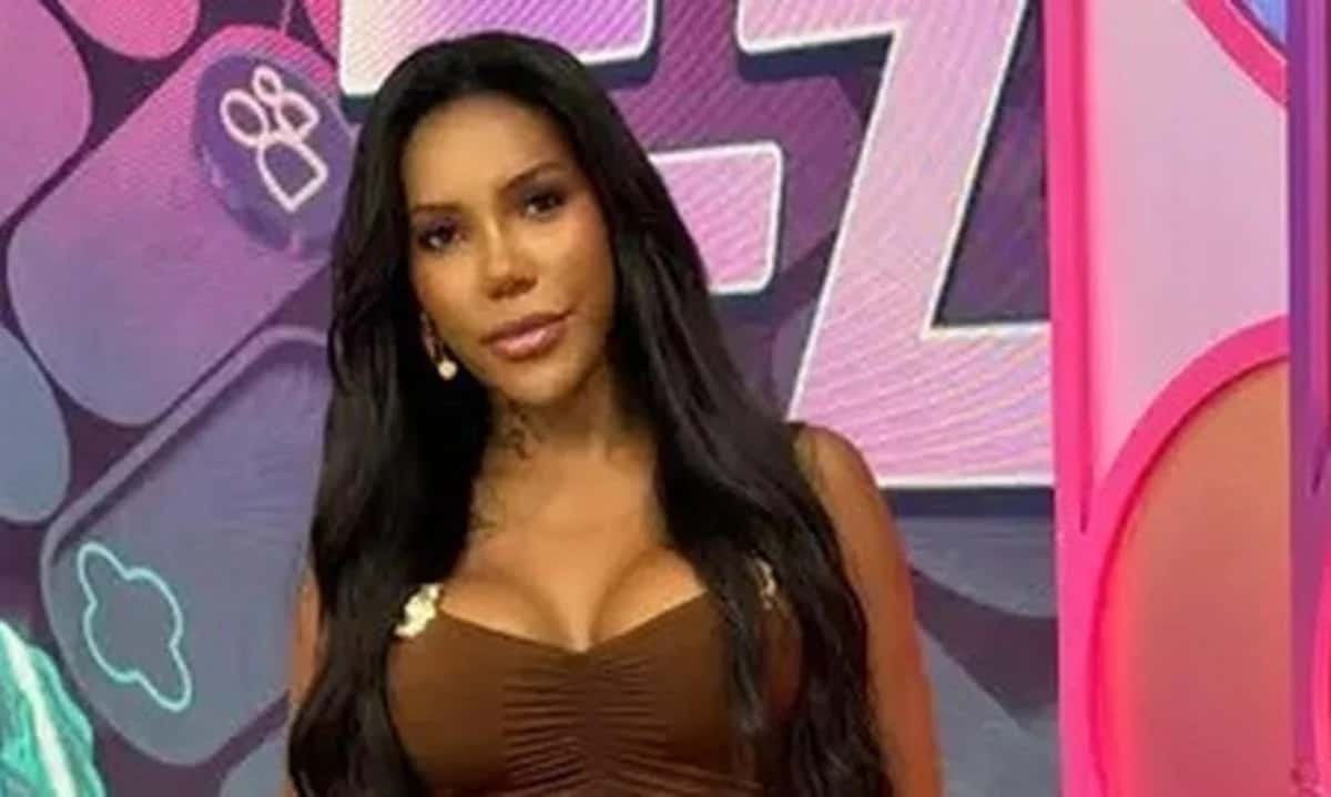 Carol Lekker chora e se desculpa com Eliana após deboche no ‘Fofocalizando’