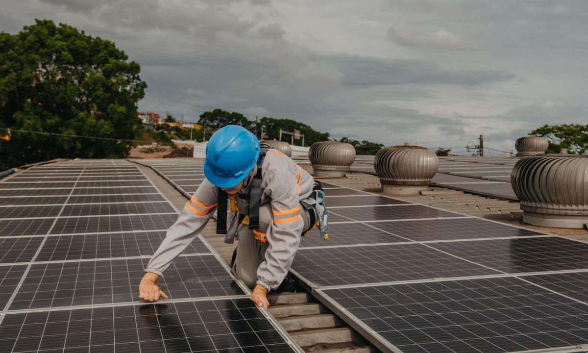Por que sistema elétrico brasileiro enfrenta risco por excesso de geração de energia