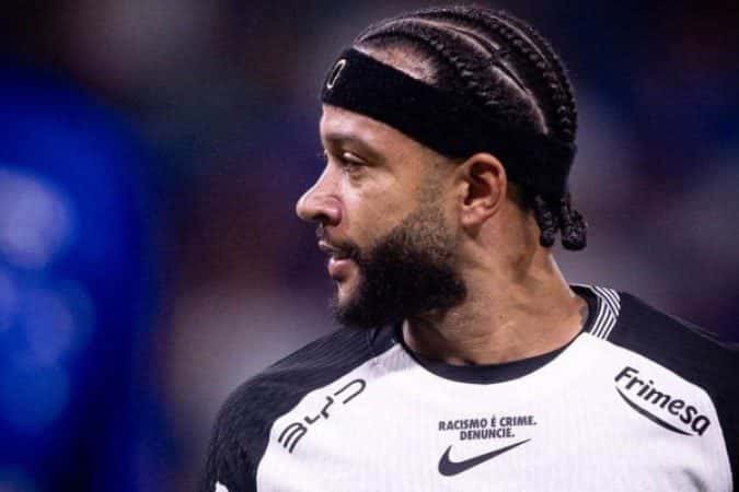 Corinthians e Depay destravam pendências por renovação de contrato