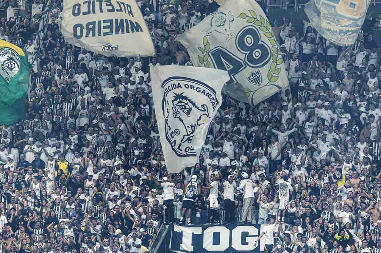 Torcida do Atlético protesta após empate com o Juventude na Copa do Brasil