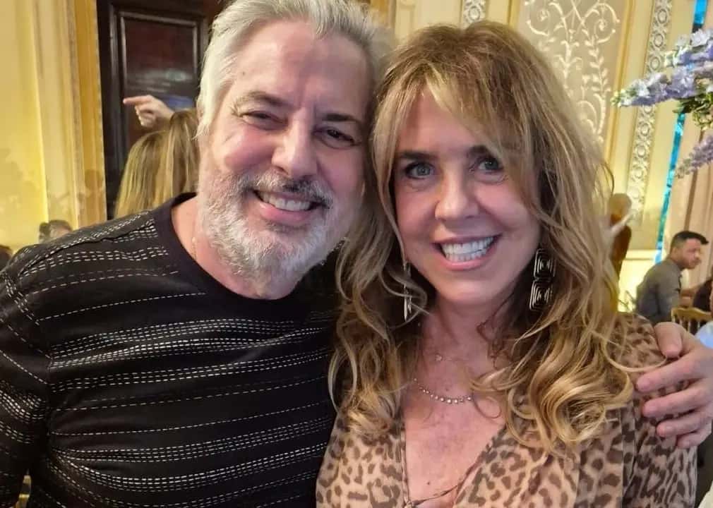 Viúvo de Rita Lee volta a aparecer com ex de Fernando Collor